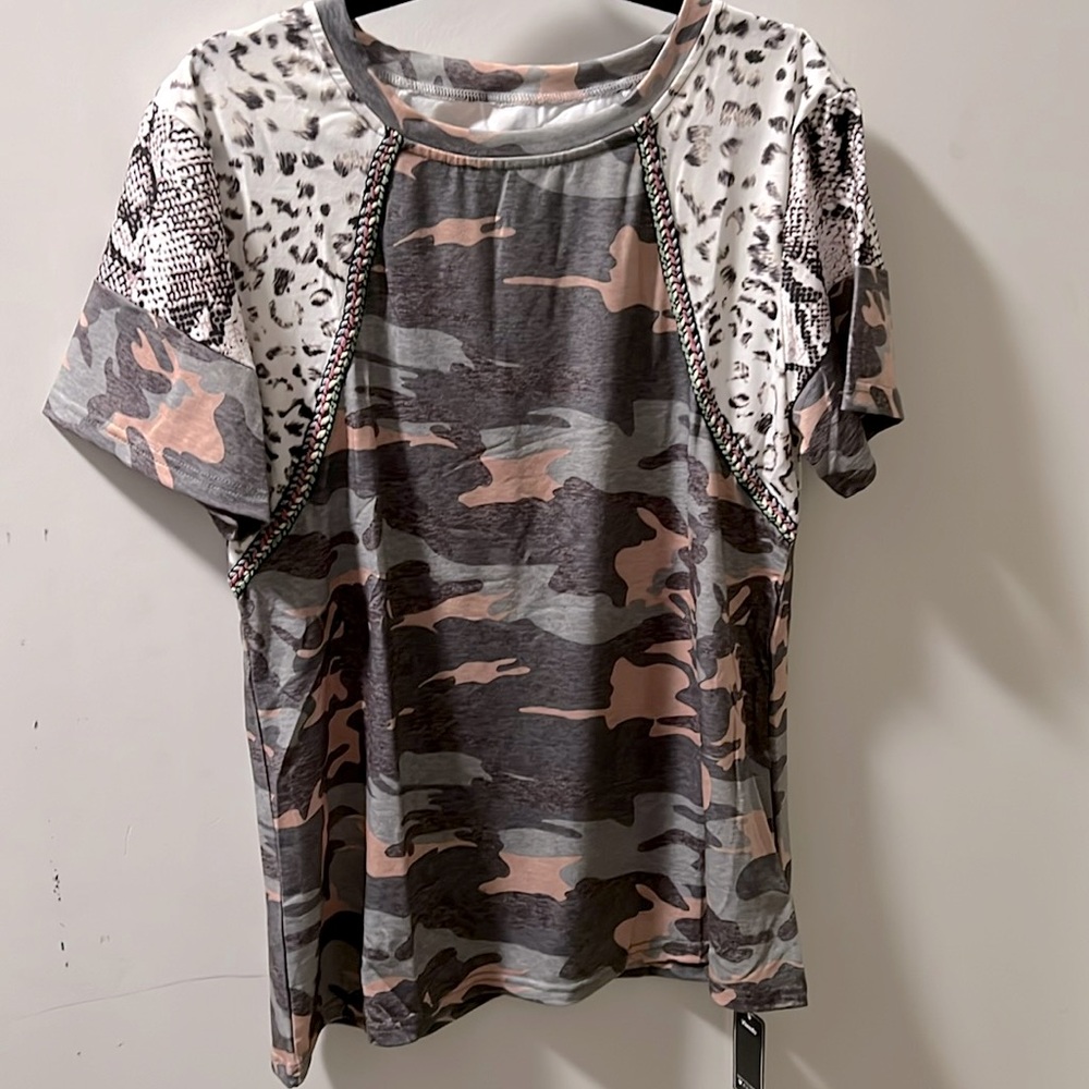 Women’s blouse. Size large